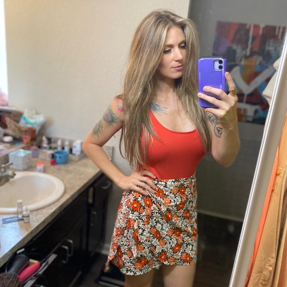 Meet your Posher, Jade - Picture 1 of 4